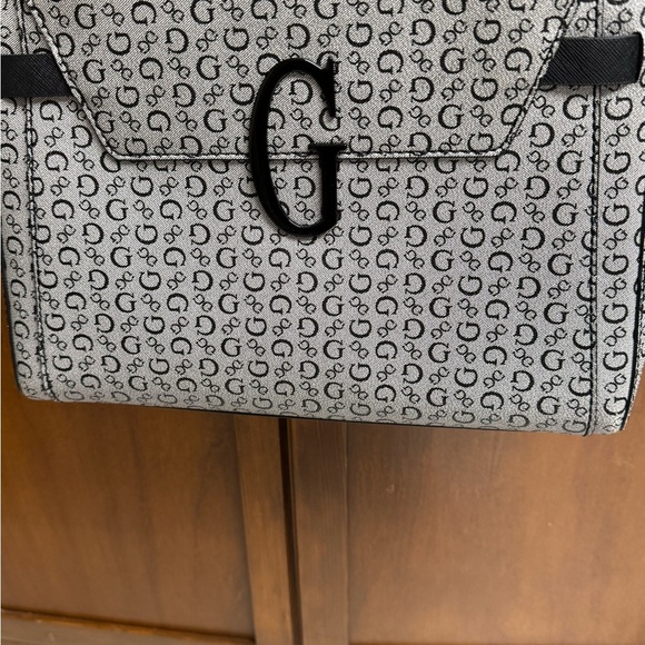 GUESS faux leather double strap  top zip handbag purse 10x12x3 6in drop - Picture 3 of 8